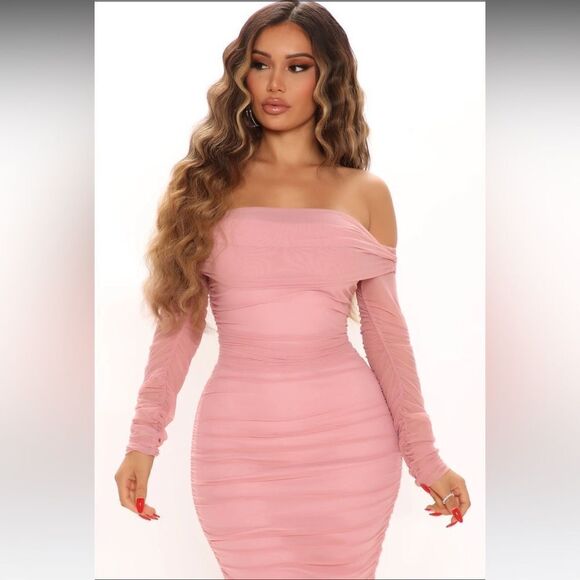 Fashion Nova Maxi Dress Sz Medium Mauve Top Trend Ruched NWT - Picture 3 of 14